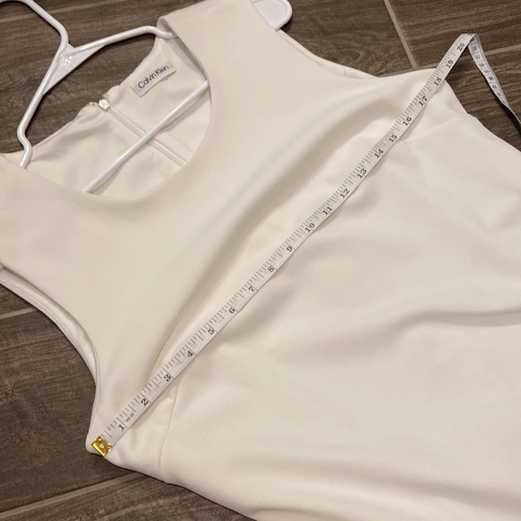 Calvin Klein - Sleeveless White Sheath Dress with Ruffle detail - Picture 7 of 9